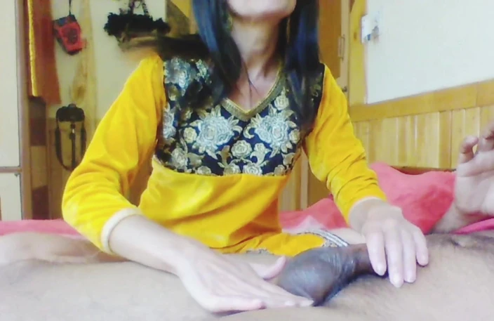Bolly Karma: Very Sexy Babe Gets by a BBC