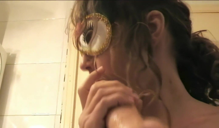 Young Sinner: A Teeny Italian Eager to Enjoy and Masturbate