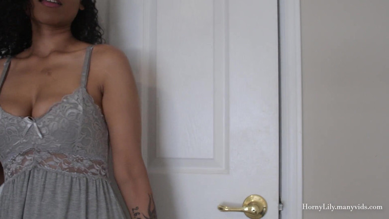 Horny Lily: MILF India melancap dalam Hindi