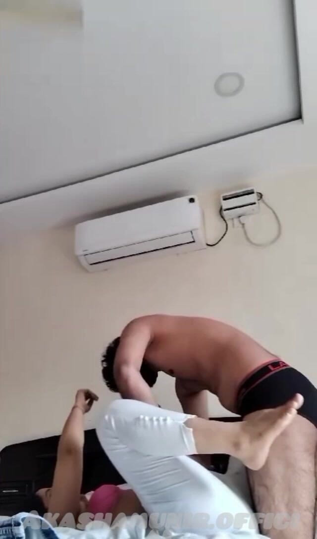 Akashamunir: Hete Pakistaanse stiefzus hard geneukt in hotelkamer met stiefbroer