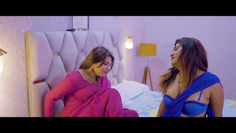 Triflicks: Frecher Devrani mit Lesbean