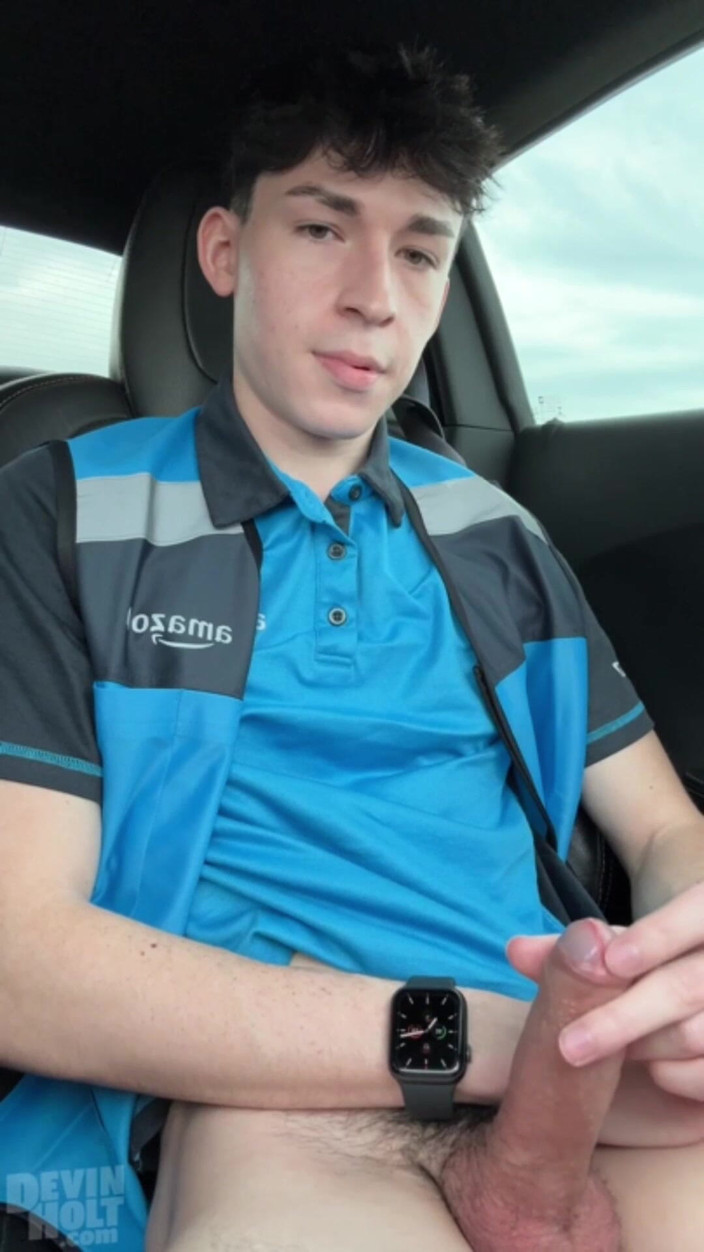 The Show Studio: Masturbazione durante il giorno lavorativo