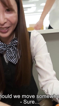Una pazza avventura sessuale in ufficio con Akari amamiya
