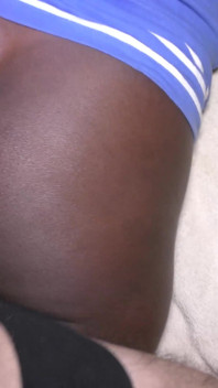 Bubble Ebony Butt ošukaná a vystříkaná velkým bílým ptákem