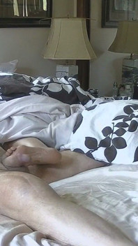 Mature Stepmom Footjob & Sole Licking Cum Bath GILF Loves It Reality