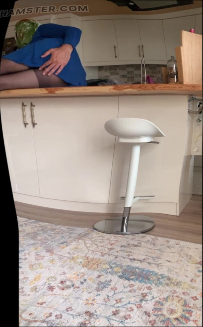 cd_aysemmm: Fet stor rumpa eller tunn liten rumpa? Titta och bestämma.