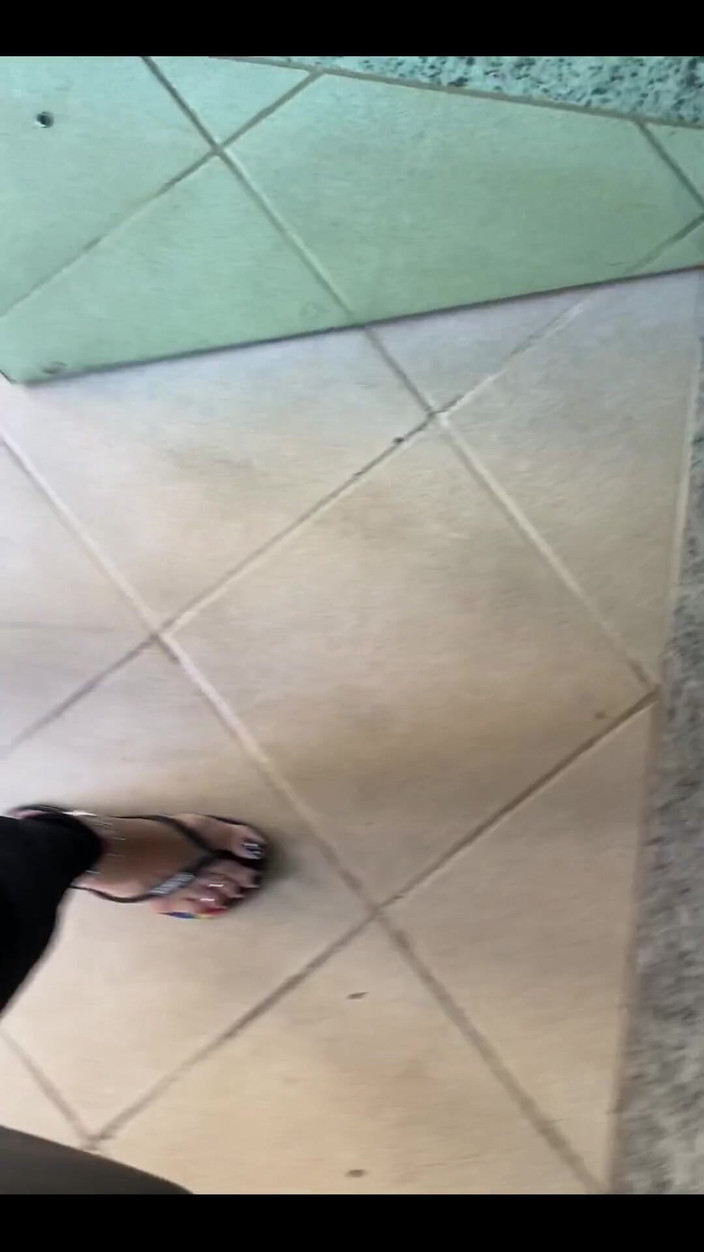 KiffaFeet: Tiba di rumah dengan pedikur hitam yang sempurna ini