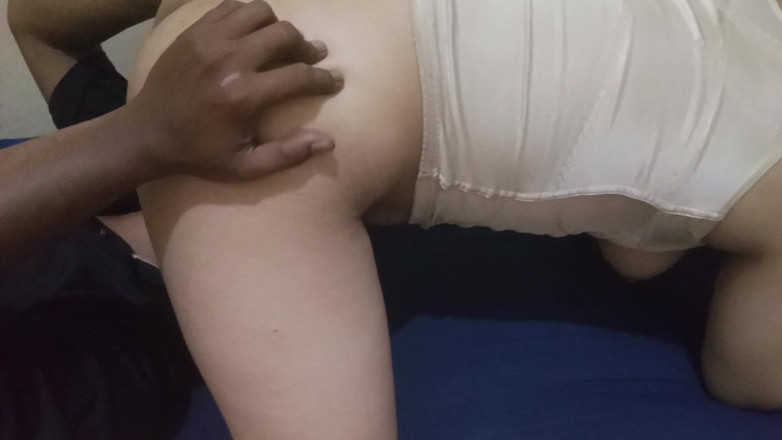 Angelina Pop: Leccare le fighe della matrigna con letizia fino a quando...