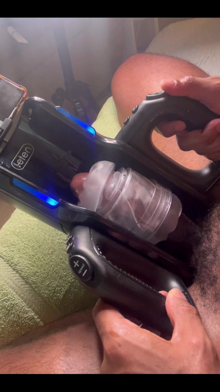 Tony Genius: Thruster-masturbator pro