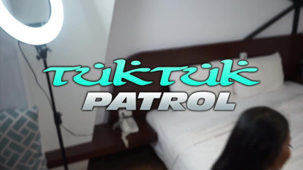 Trike Patrol - Tuk Tuk Patrol: TukTukPatrol awek Cantik Thai bertetek besar dikongkek dengan pancutan muka...