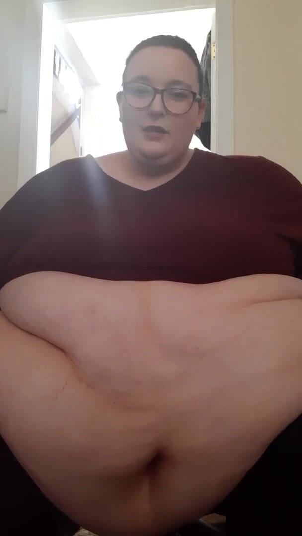 SSBBWLadyBrads: Sua deusa obesa no escuro