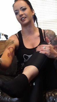 Premiato con l'adorazione del piede sudato