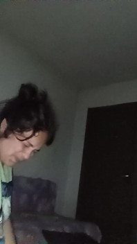Keesokan harinya ayah tiri memberiku blowjob lagi dan aku menelan semuanya karena aku gadis yang baik