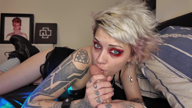 Glitterqueen1999: 2 Days of Sucking Cock with Stepmommy