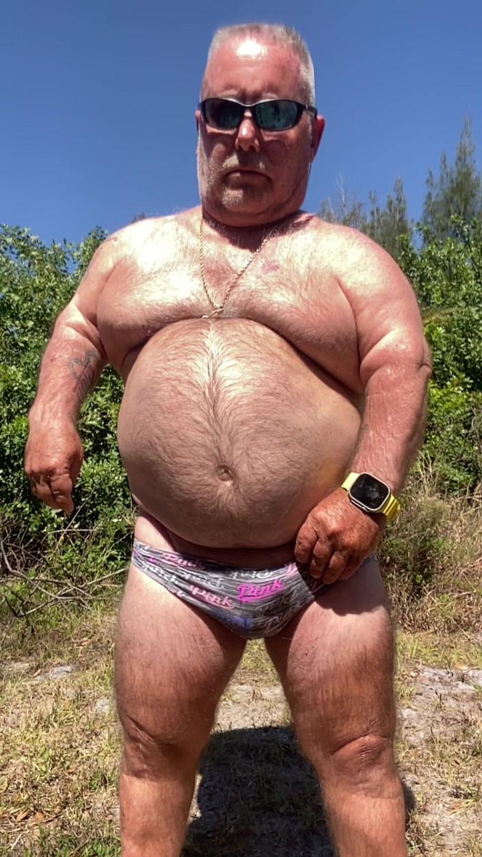Mark Fletcher: Mark Fletcher - meada mojada en bragas acabando en el bosque -...