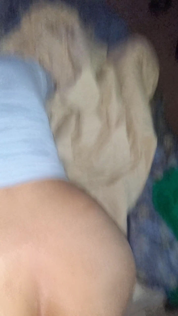 E-Alfa: Üvey kız utancıyla masumiyetini kaybediyor