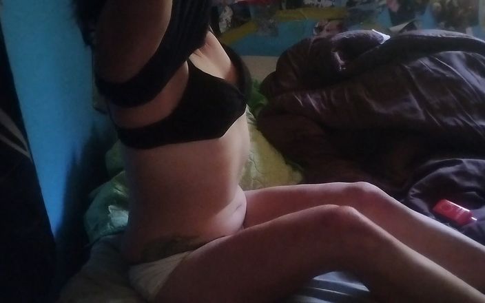Freakshowsuckerr: 可爱抚摸自己