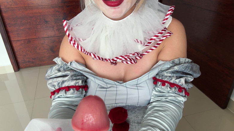 Mrs Peachesxx: Pennywise aapse poochhen ki use apna land choosne do dekhne...