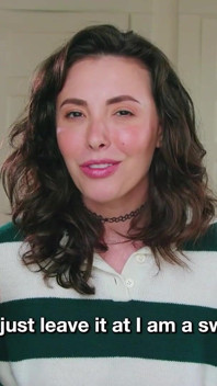 Casey Calvert bir hayranının değerli koleksiyonunu parçalıyor! | yıldızı röportajı | Adult Time