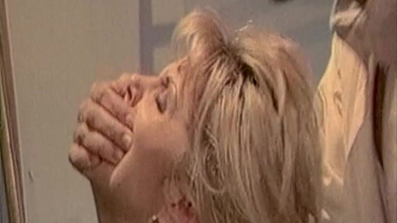 ORGASMX: Con đĩ đụ mạnh trong cửa hàng và phun nước