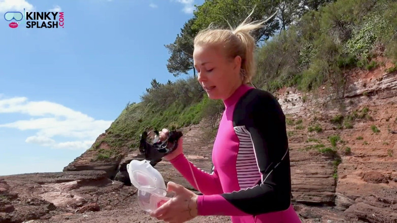 UKCuteGirl Lucy Lauren: Máscara de buceo instrucciones de paja: acariciar, obedecer y correrse...