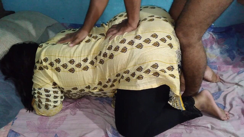 Aria Mia: Pekerja montel panas berpantat besar mahu dikongkek dubur oleh bos...