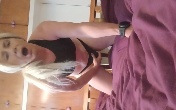 NikkiGee: Je chevauche le ceinture !