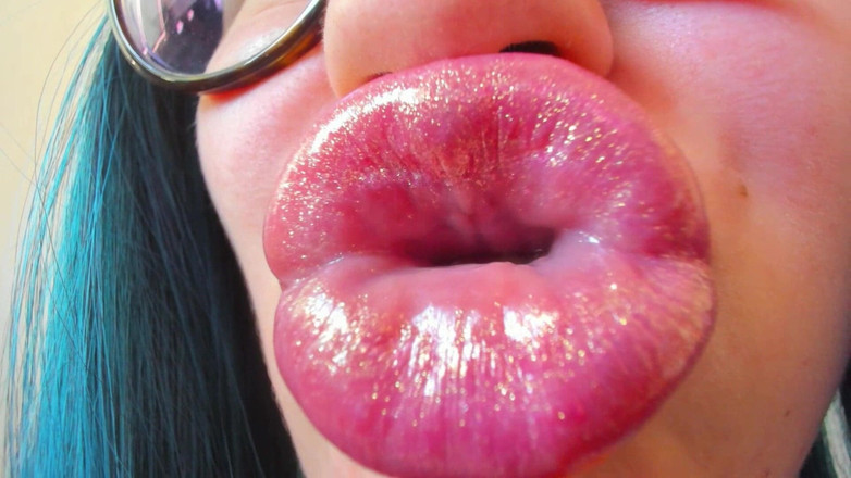 Rarible Diamond: Lesklé rty Zblízka Pouting