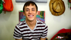 Lollipop Twinks: Brice Carson, top chevronné, parle d’essayer les fesses !