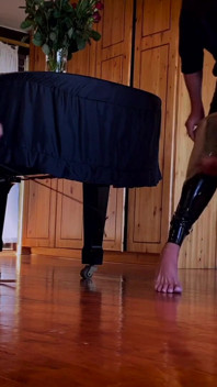 Dominatrix mistress april - đào tạo bú cu rosies