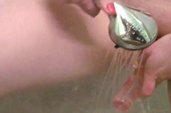 Radical: Shower time with small boobs girl
