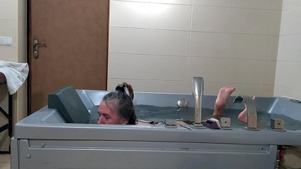 Lukerya: Lonely Relaxation in the Jacuzzi