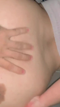 Ma bite mange un gros cul mouillé avec un mouvement
