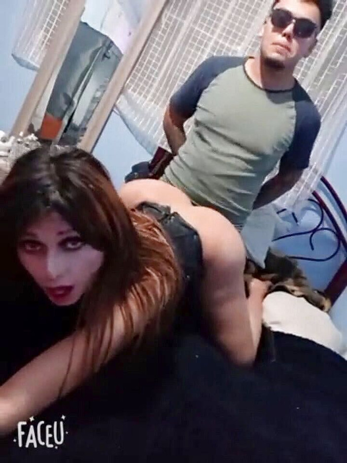 Barbietransxxxx: Teniendo sexo con su amigo por primera vez trans anal...