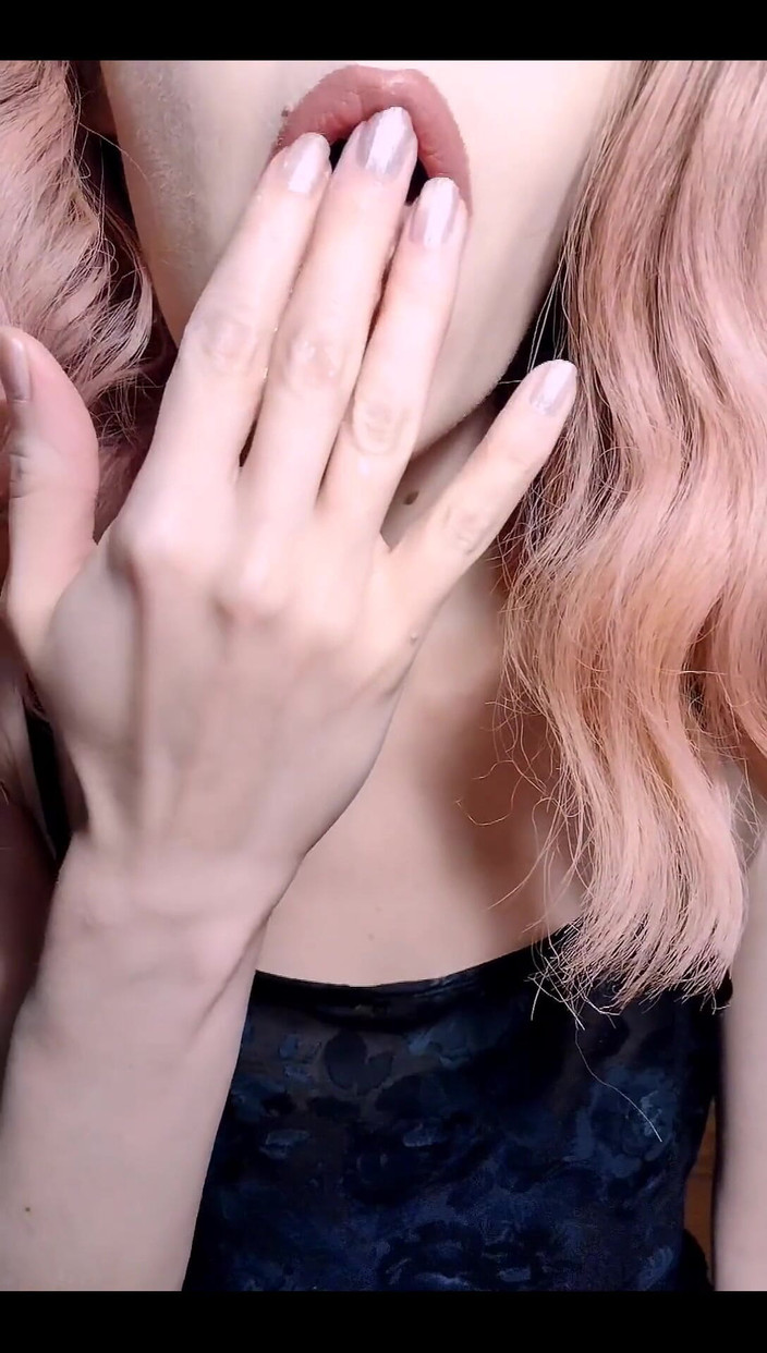 Lilianna20:  Jazyk, rty a sliny