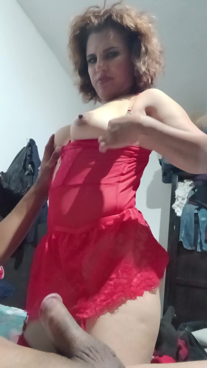 VioletOffer97: Me Encanta Vestirme De Puta Para Mi Joven Amante