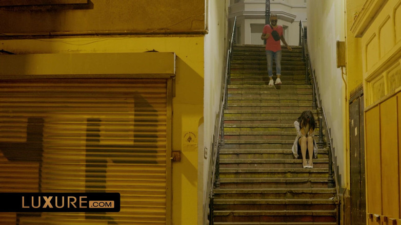 Luxure: Cizinec, který probudil Carollinu