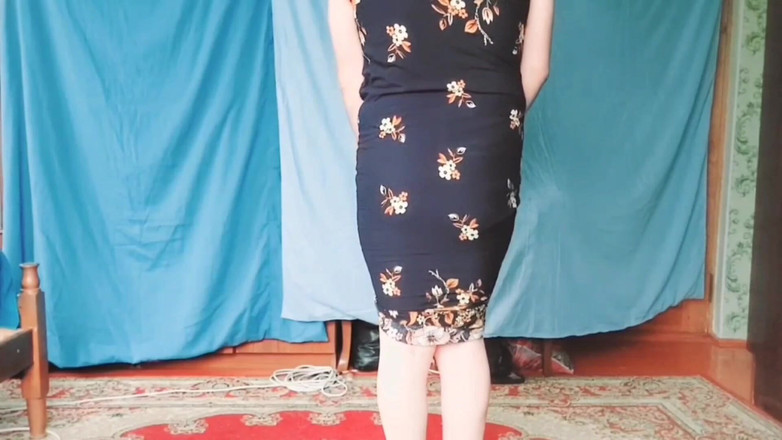 Kitty_Cross: Солодка фембоя грає з нитками шовковистого волосся