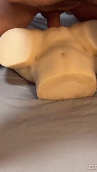 Nu face asta dacă nu vrei să fii excitat ca mine când fut o păpușă realistă Mary care are o pizdă super strâmtă până când ejaculează uriaș