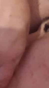 Toute la nuit avec la bite dans la bouche et l’écume avalé