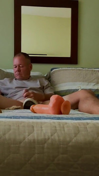 Enjoy a Naughty Bate with Me (and a Nice Cumshot)