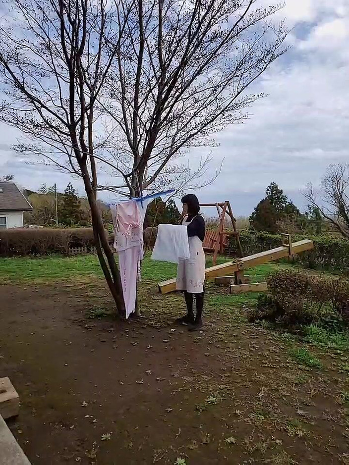 Mayumi Kanzaki: Mamá Recoge La Colada