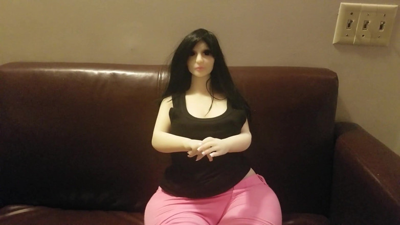 Dukes Hardcore Honeys: Bullebak eist grote reet van Italiaanse milf (poppenparodie)
