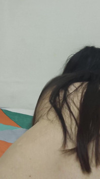 Saara indiană excitată se masturbează într-un videoclip XXX foarte sexy
