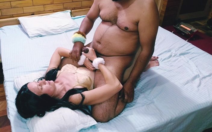 Bolly Karma: Submisivní dívka v náladě k ochutnání mrdky