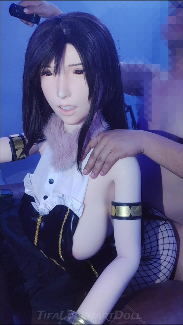 Tifa Lockhart doll: After Dark på Honey Bee Inn, Tifa's Buzzing for you!