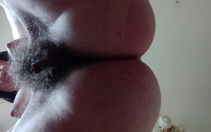 BW_Dolphin: Come appare la vera donna - giungla pelosa sul tuo viso