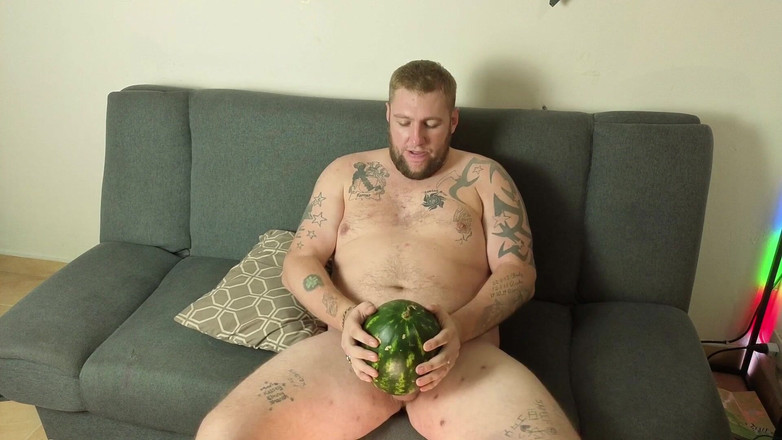 Jimbob Star GAY: Jimbob neukt een watermeloen - Foodie Friday