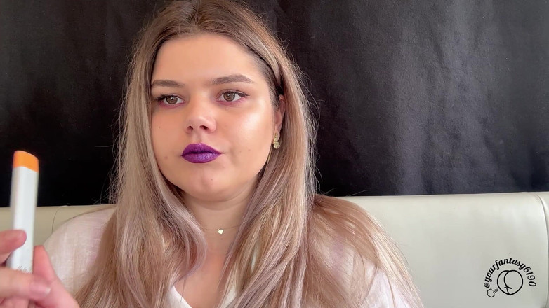 Your fantasy studio: Une bombasse blonde fait un show de fumée