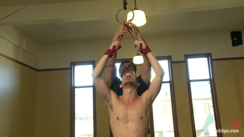 Men on Edge: Pervertido Semental Dayton O'connor atado y atado